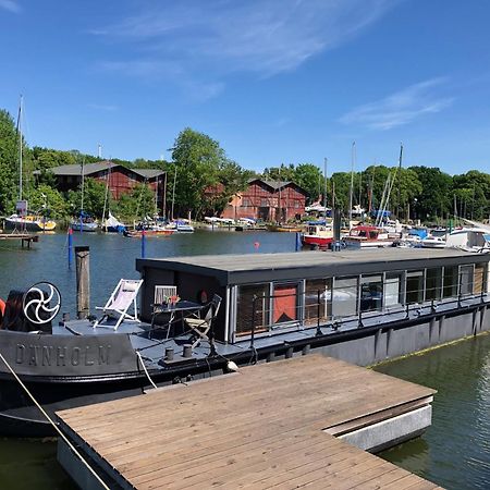 Hausboot Daenholm Hotel Stralsund Exterior photo