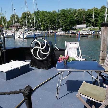 Hausboot Daenholm Hotel Stralsund Exterior photo