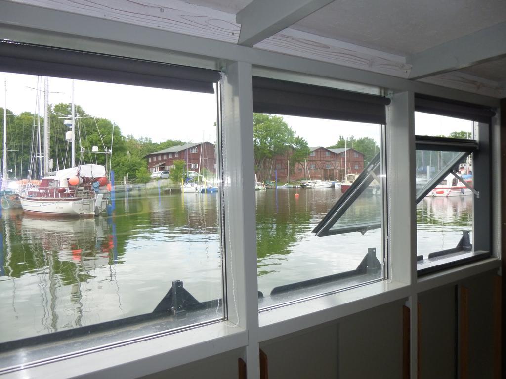 Hausboot Daenholm Hotel Stralsund Room photo