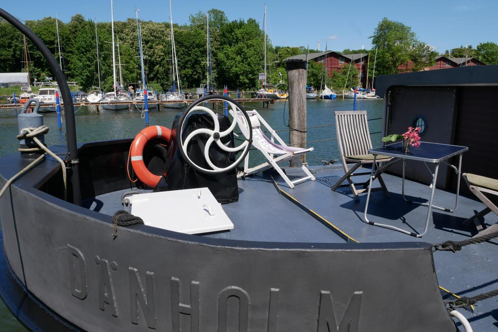 Hausboot Daenholm Hotel Stralsund Exterior photo