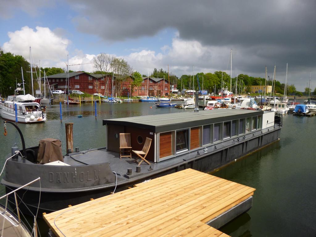Hausboot Daenholm Hotel Stralsund Room photo